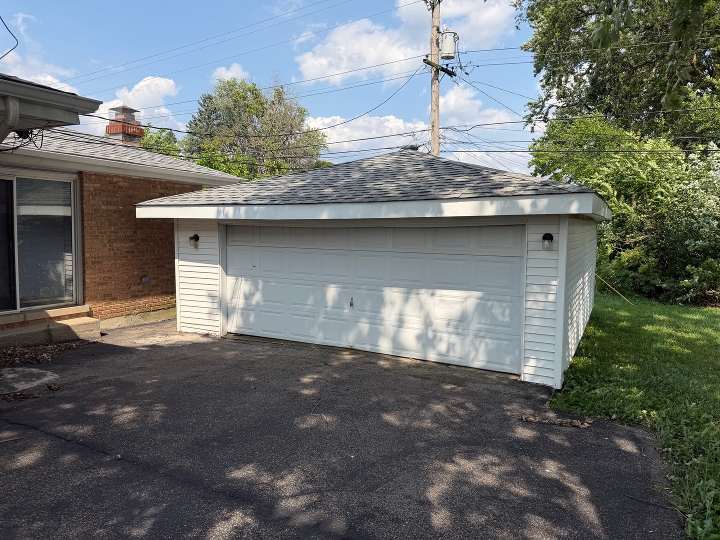 16249 Damen Avenue Property Photo 3