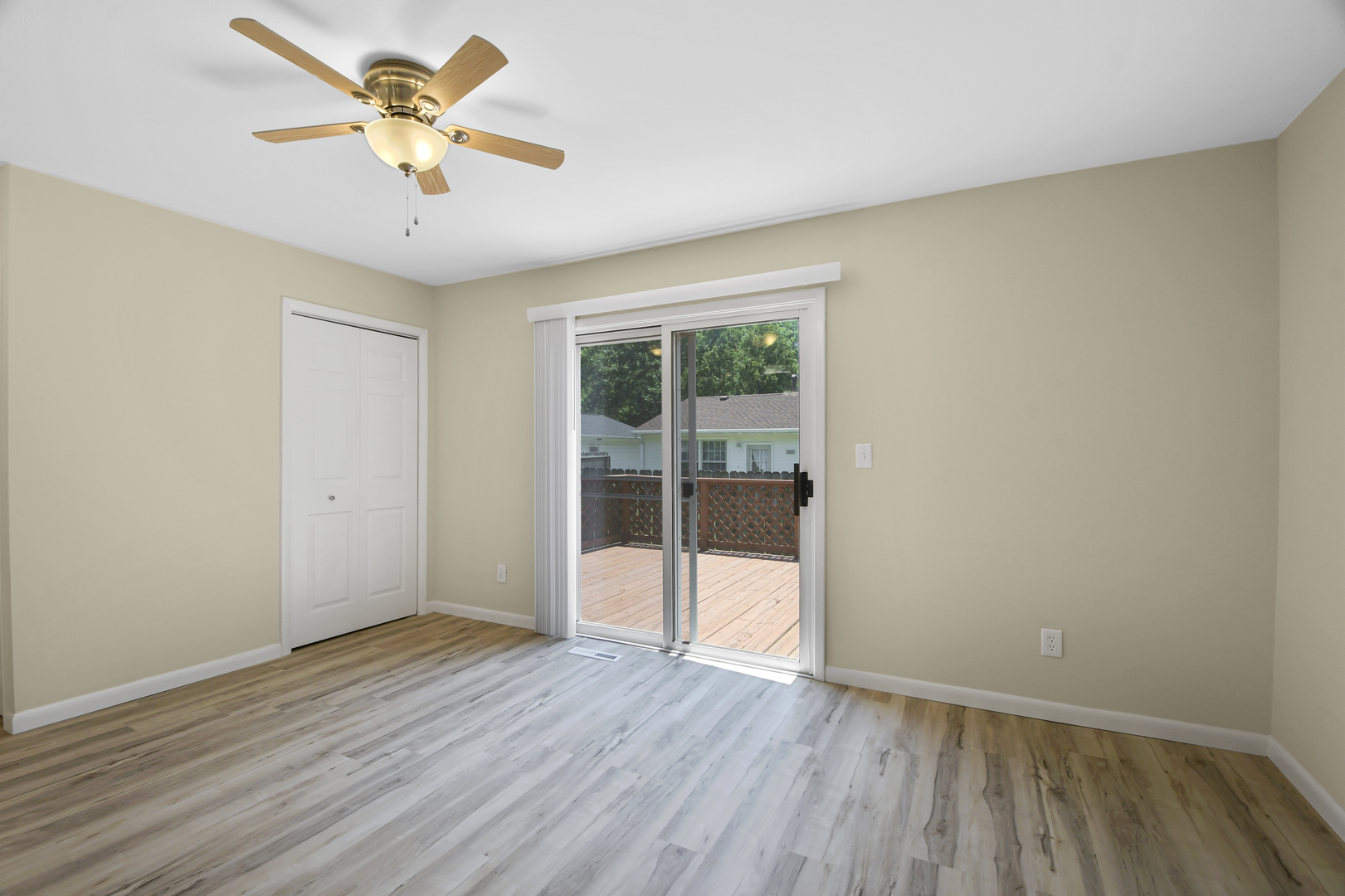 2205 Glenoak Drive Property Photo 5