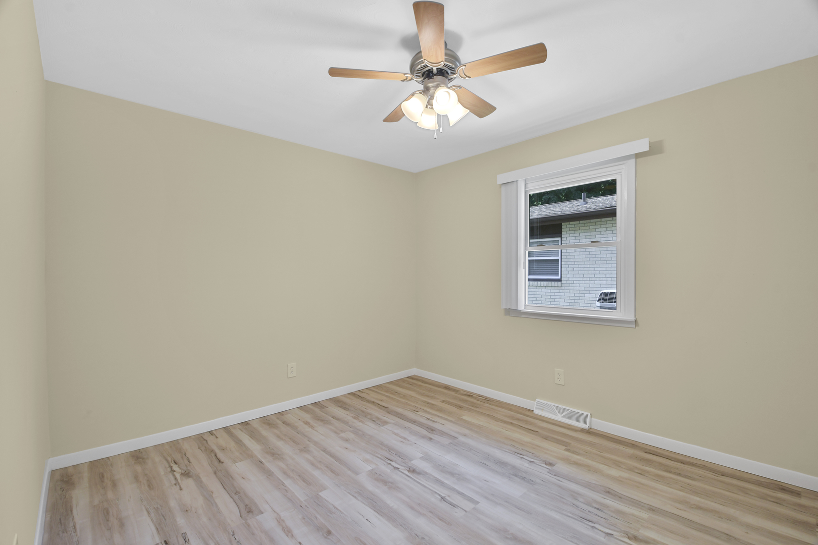 2205 Glenoak Drive Property Photo 9