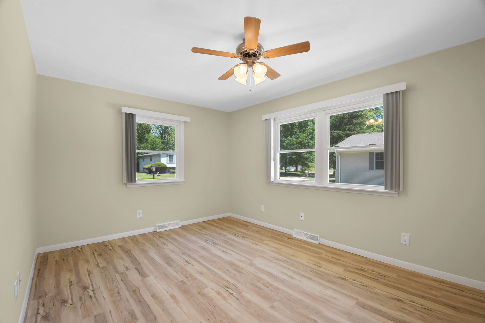 2205 Glenoak Drive Property Photo 12