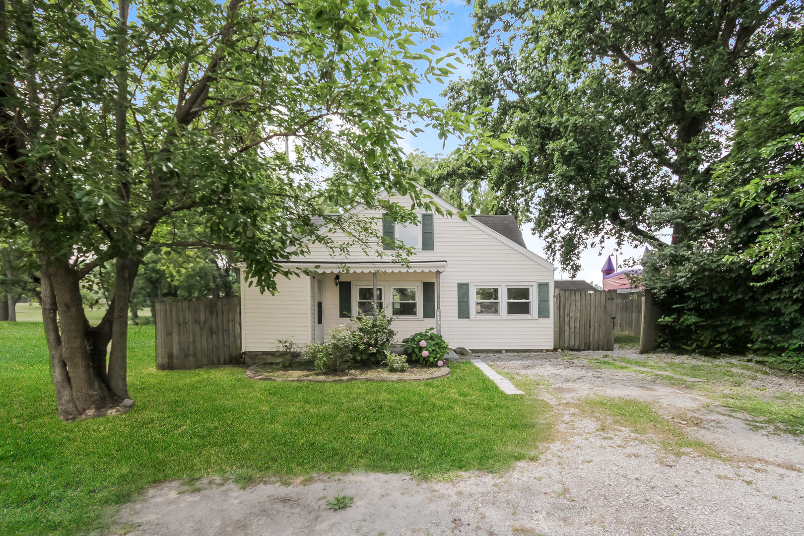 1107 E Joliet Street Property Photo 1