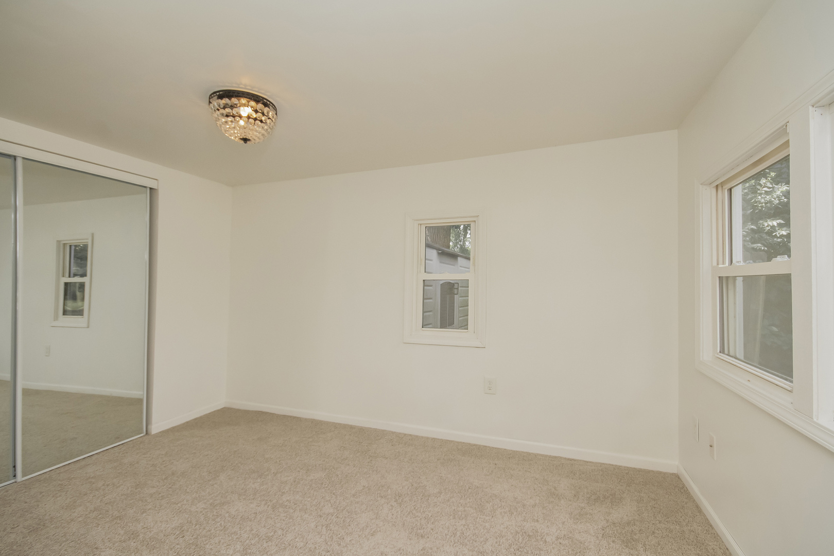 1107 E Joliet Street Property Photo 7