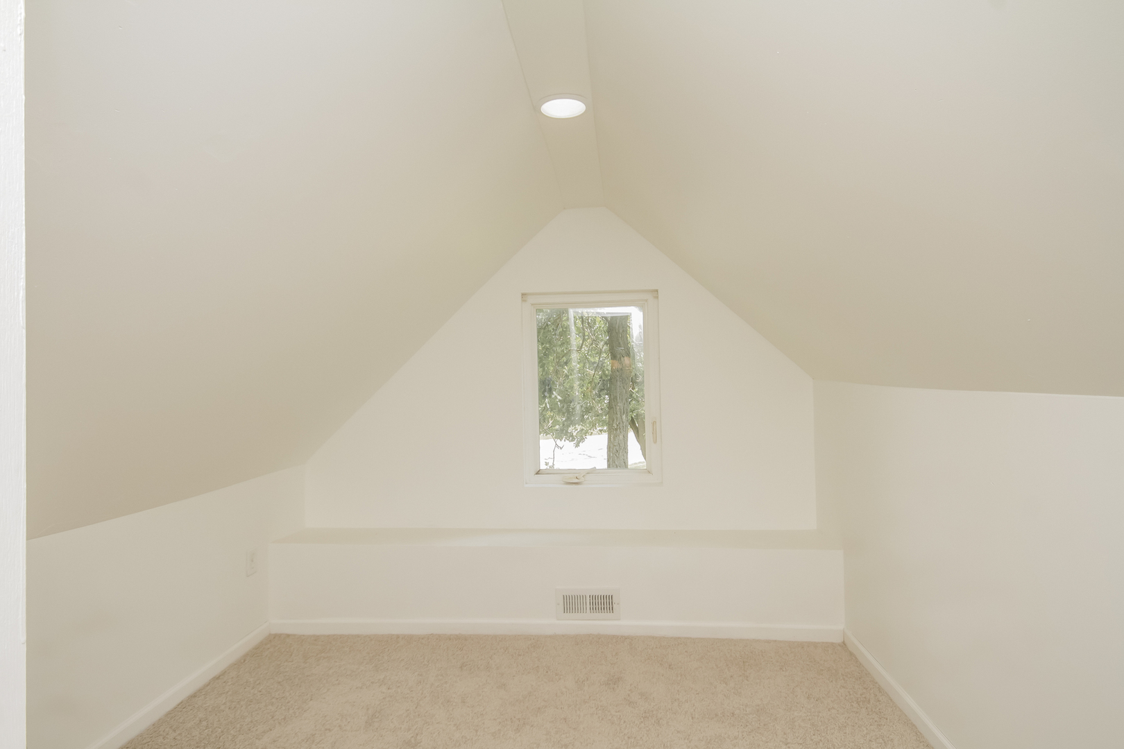 1107 E Joliet Street Property Photo 15