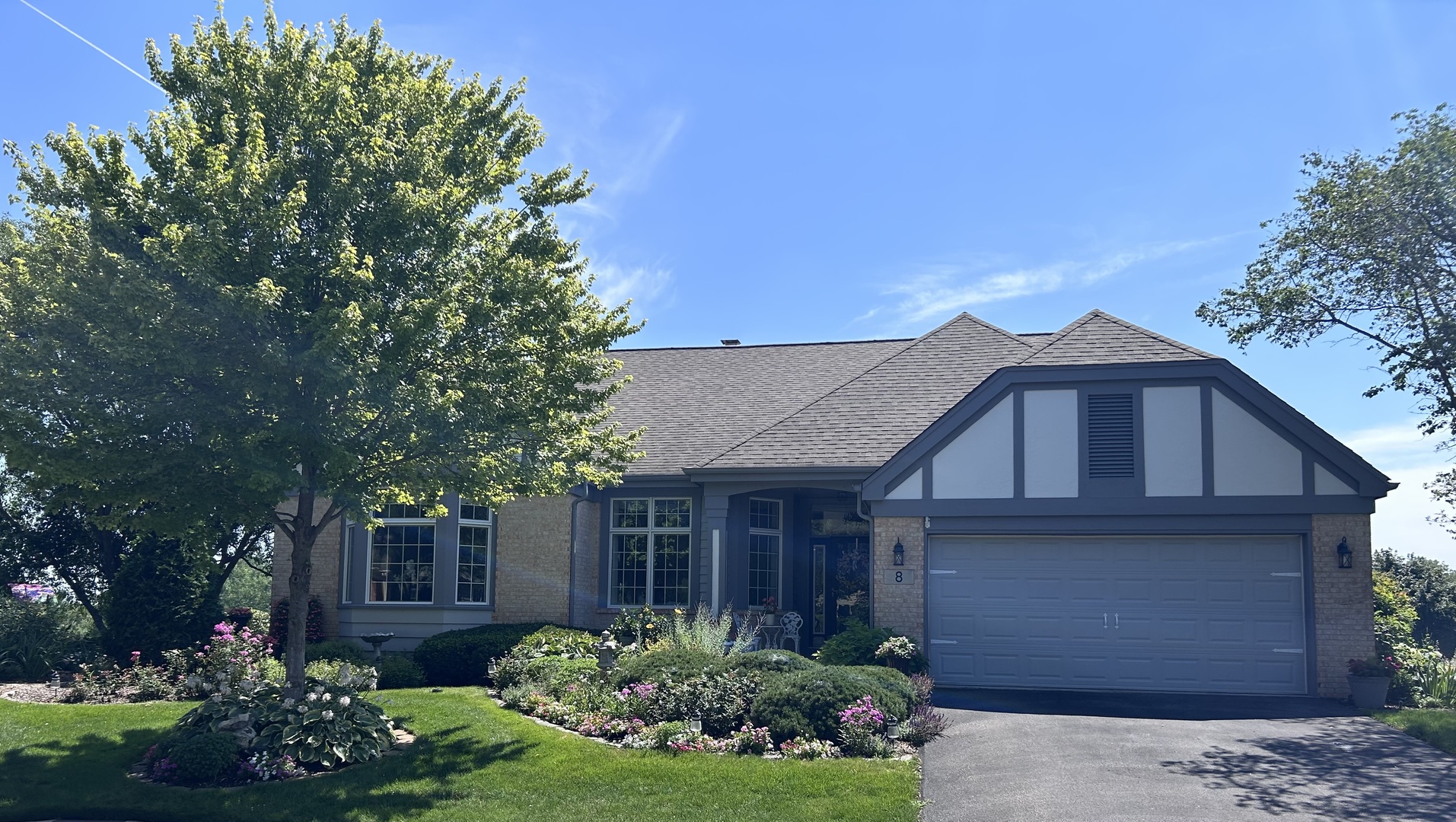 8 Canterbury Court Property Photo 1
