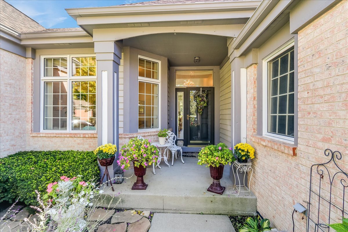 8 Canterbury Court Property Photo 2