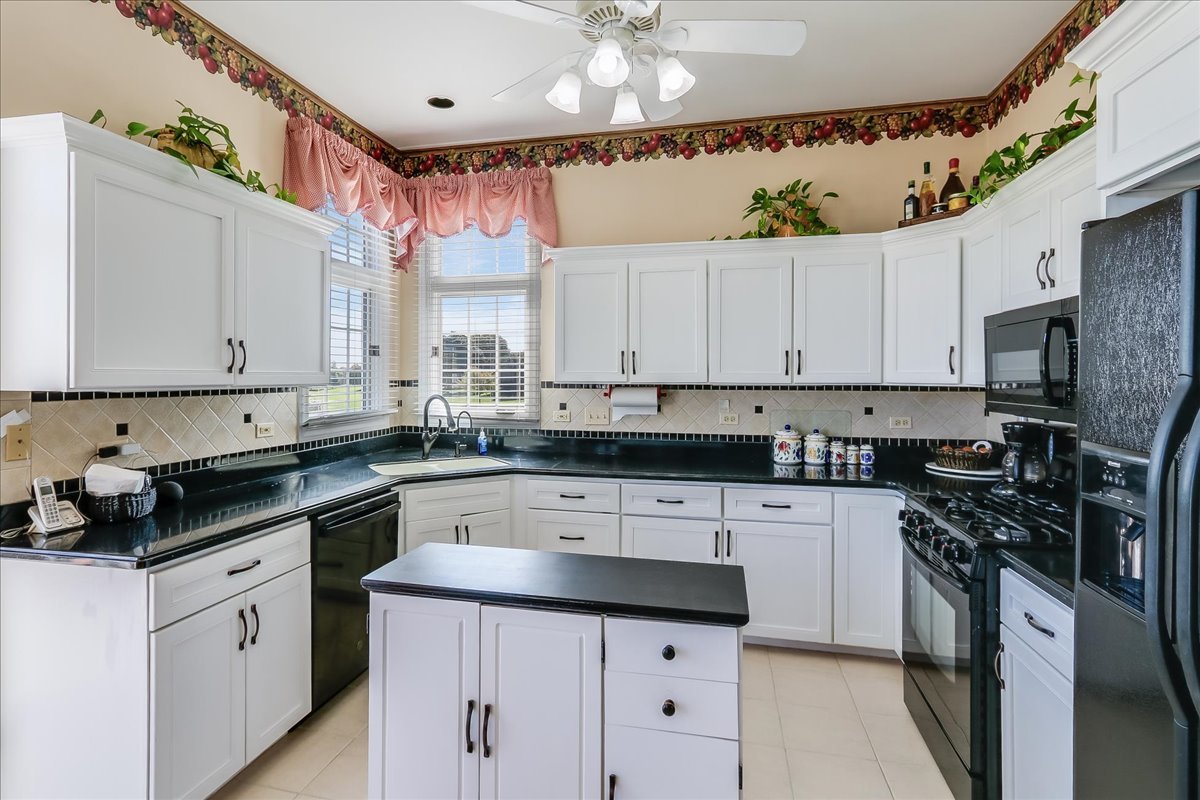 8 Canterbury Court Property Photo 6