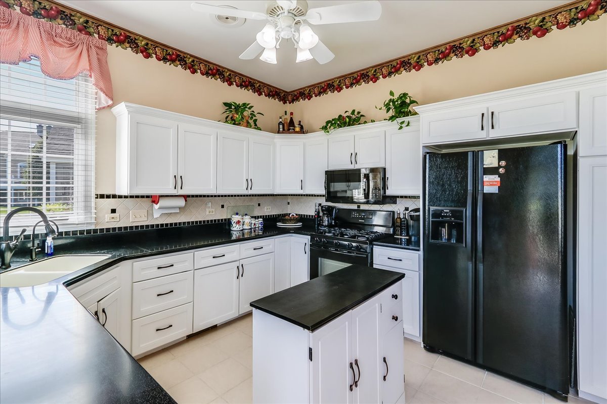 8 Canterbury Court Property Photo 7