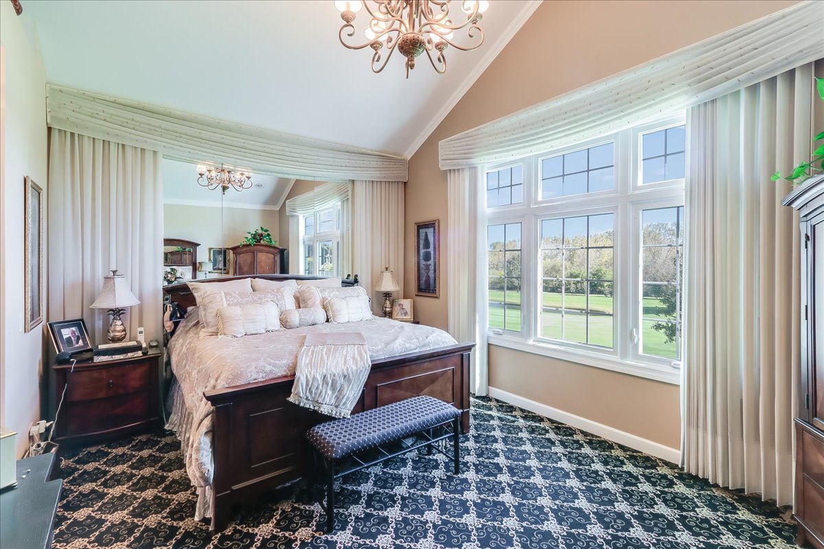 8 Canterbury Court Property Photo 10