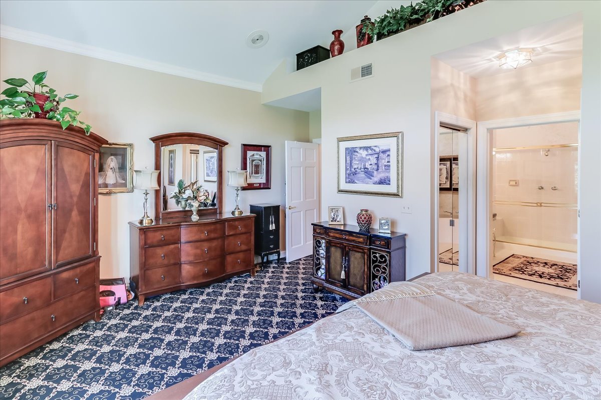 8 Canterbury Court Property Photo 11