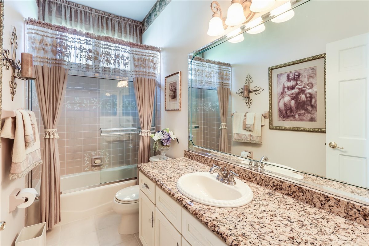 8 Canterbury Court Property Photo 15