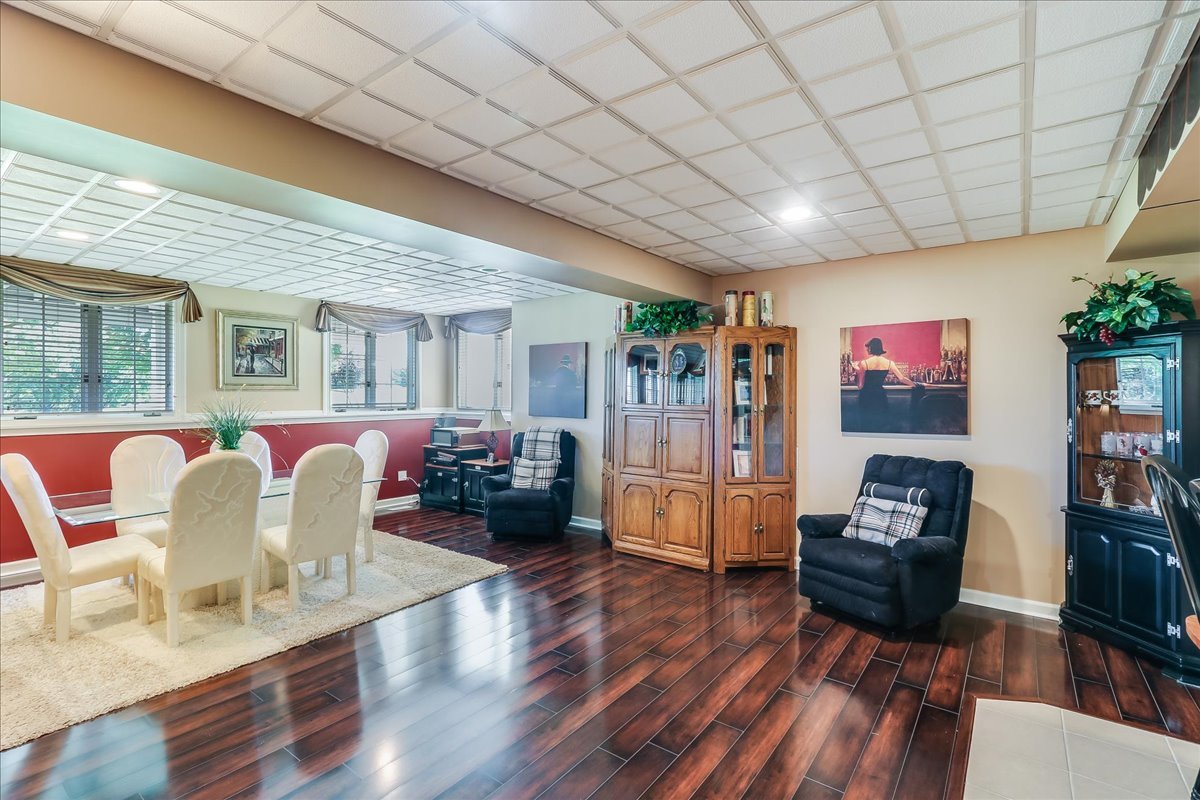 8 Canterbury Court Property Photo 18