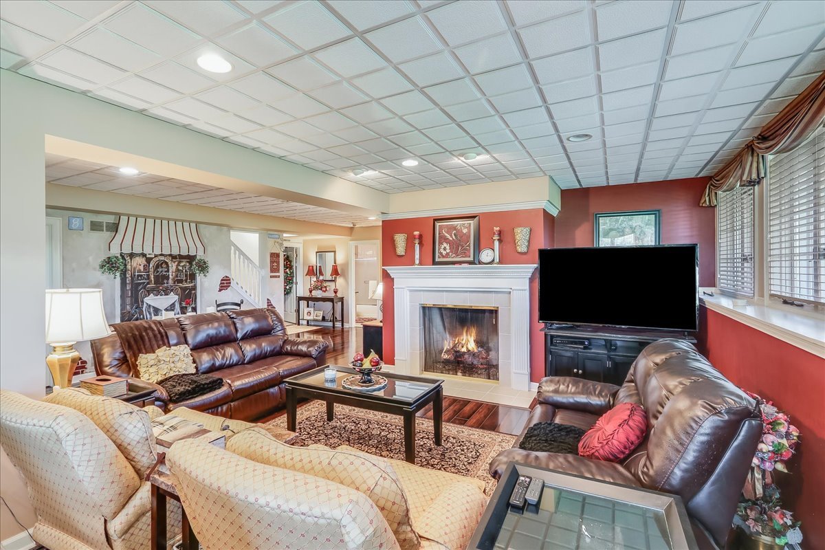 8 Canterbury Court Property Photo 19