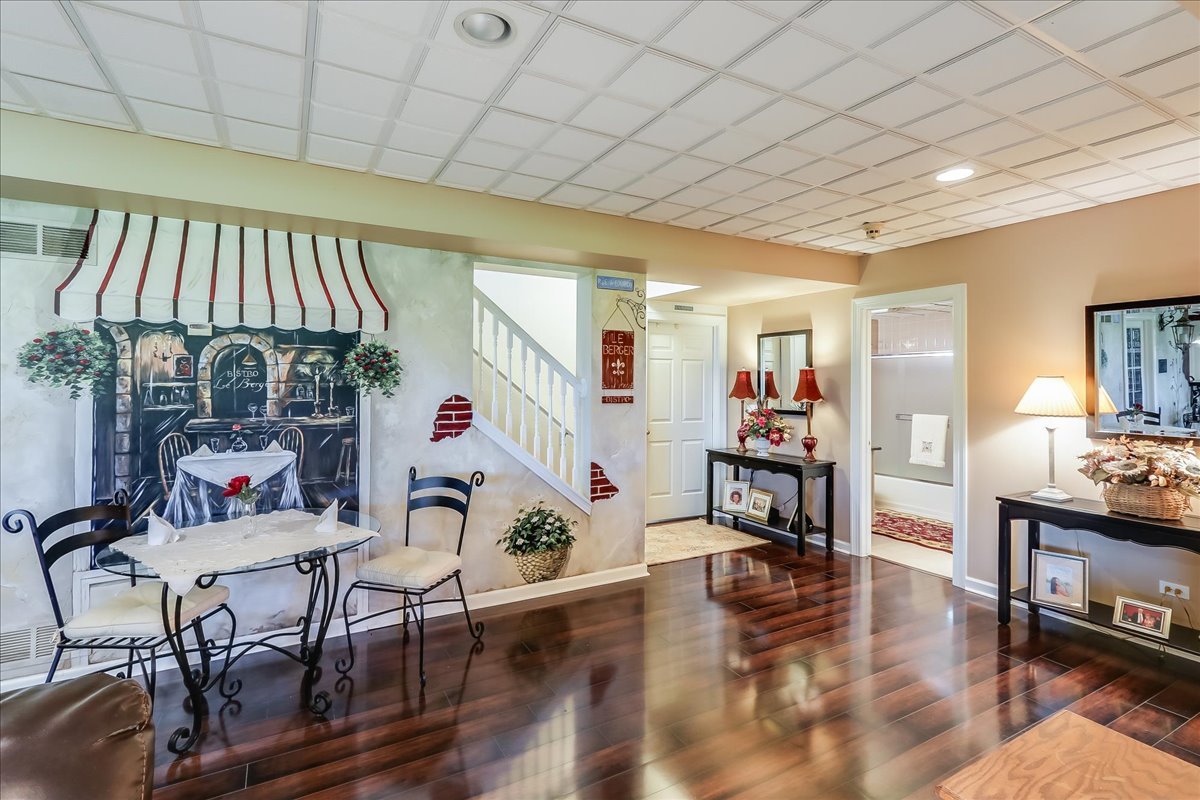 8 Canterbury Court Property Photo 21