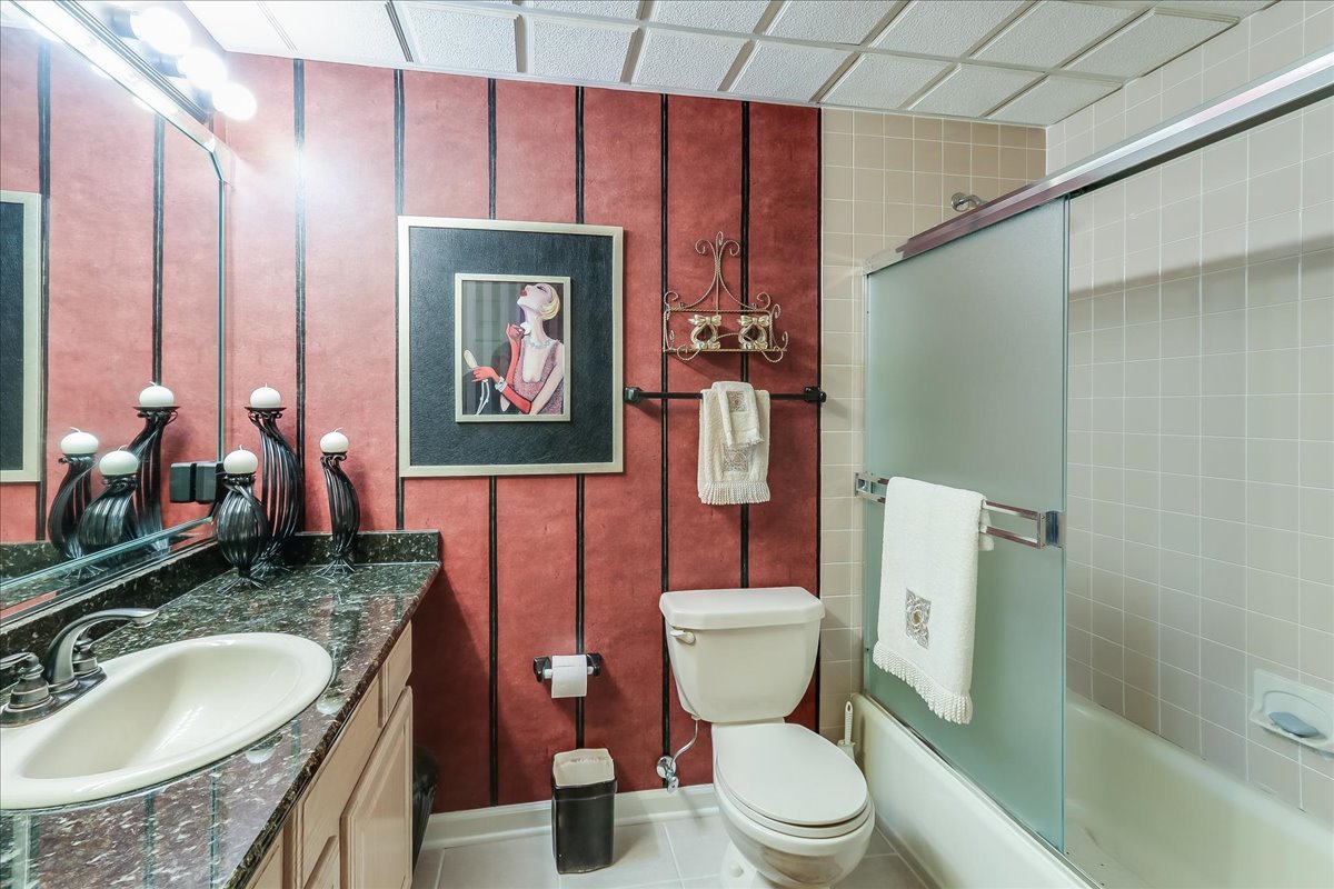 8 Canterbury Court Property Photo 24