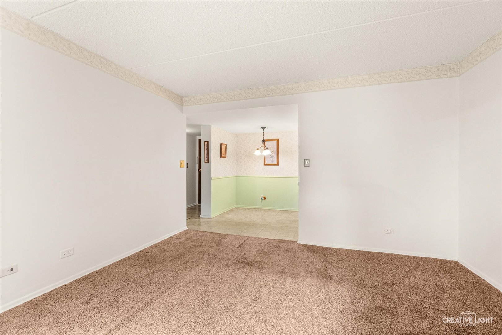 255 S West Avenue 208 Property Photo 3