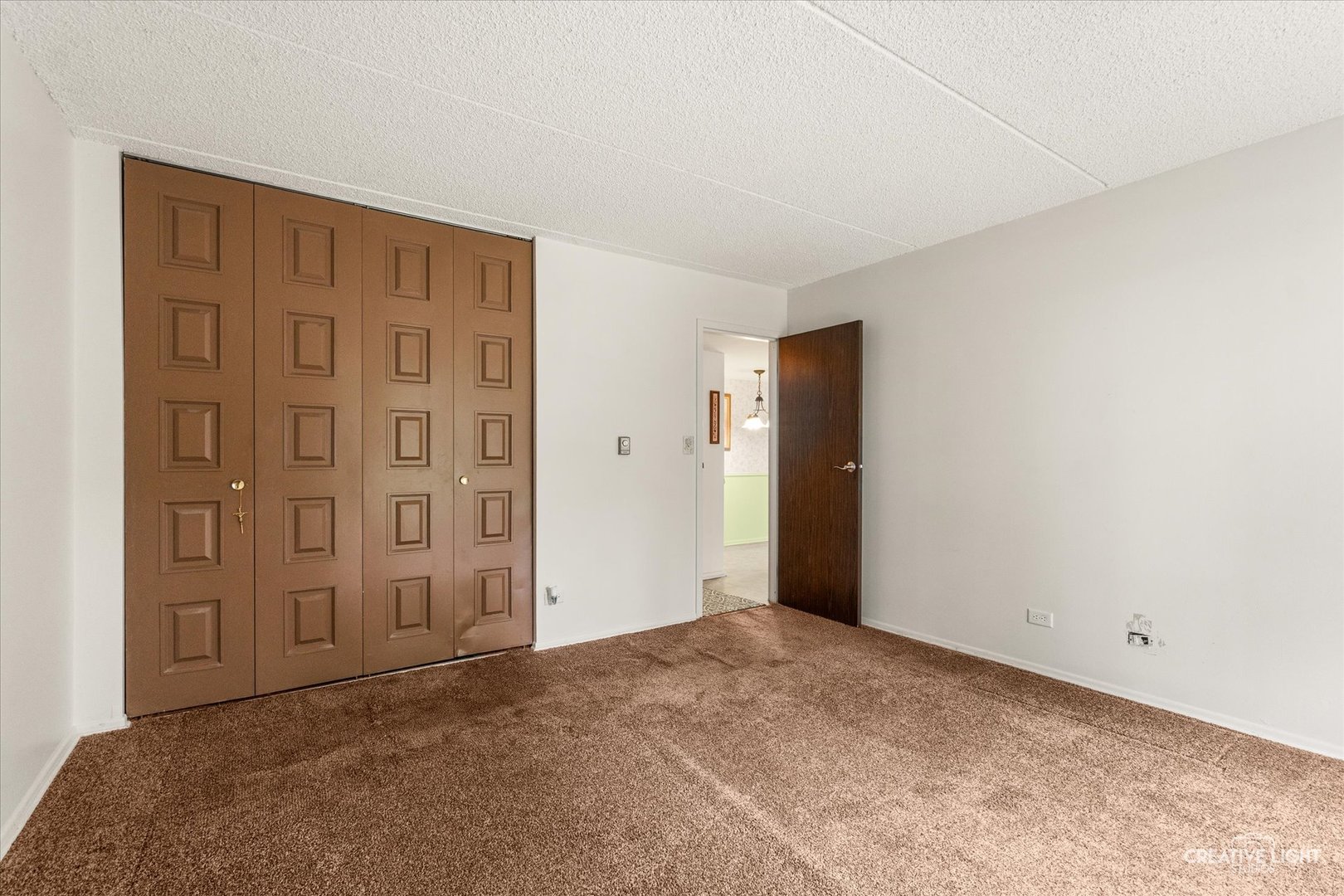 255 S West Avenue 208 Property Photo 7