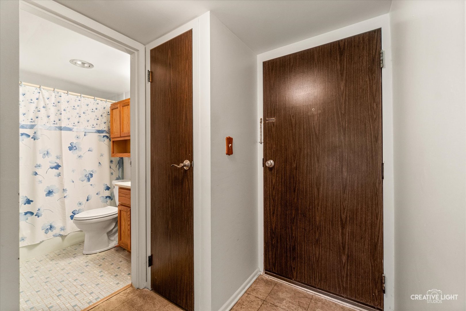 255 S West Avenue 208 Property Photo 8