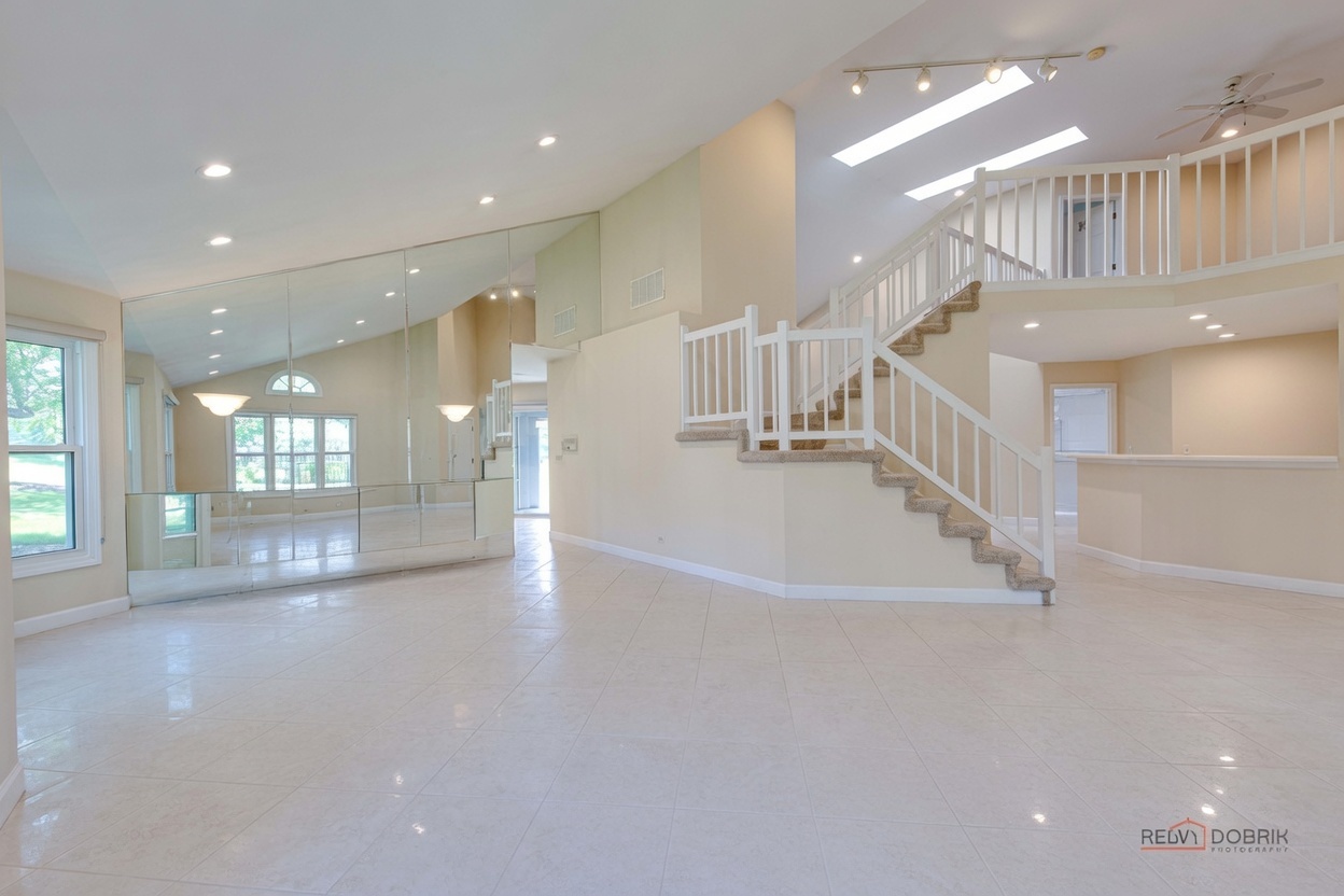 287 Willow Parkway Property Photo 6