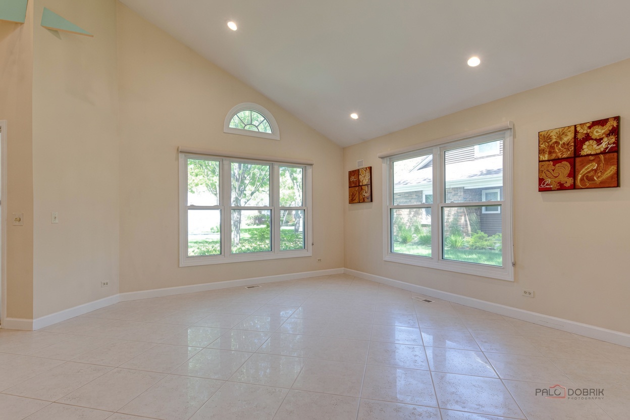 287 Willow Parkway Property Photo 7