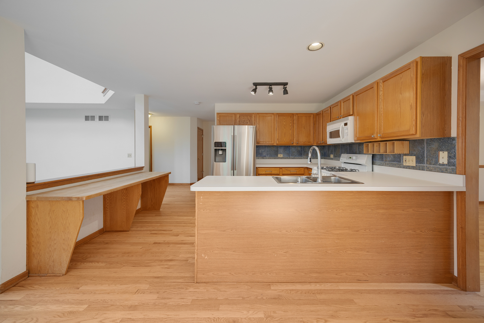 2519 Crestview Drive Property Photo 6