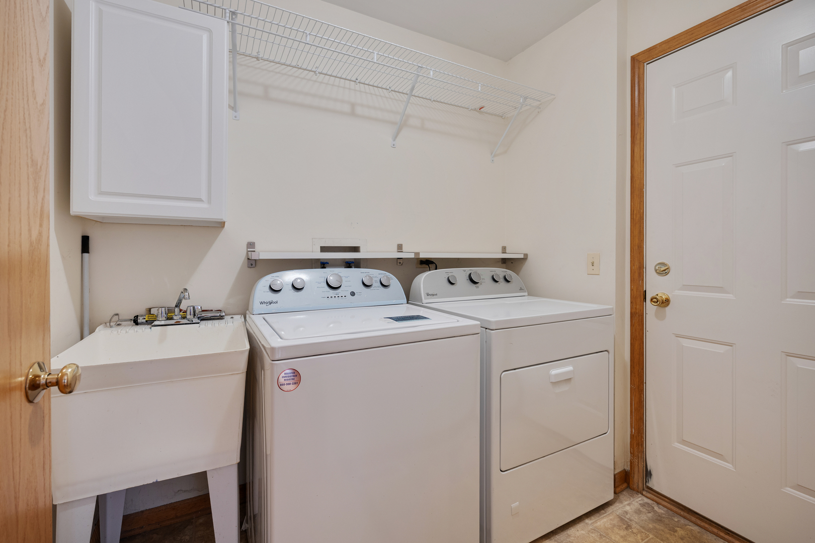 2519 Crestview Drive Property Photo 14
