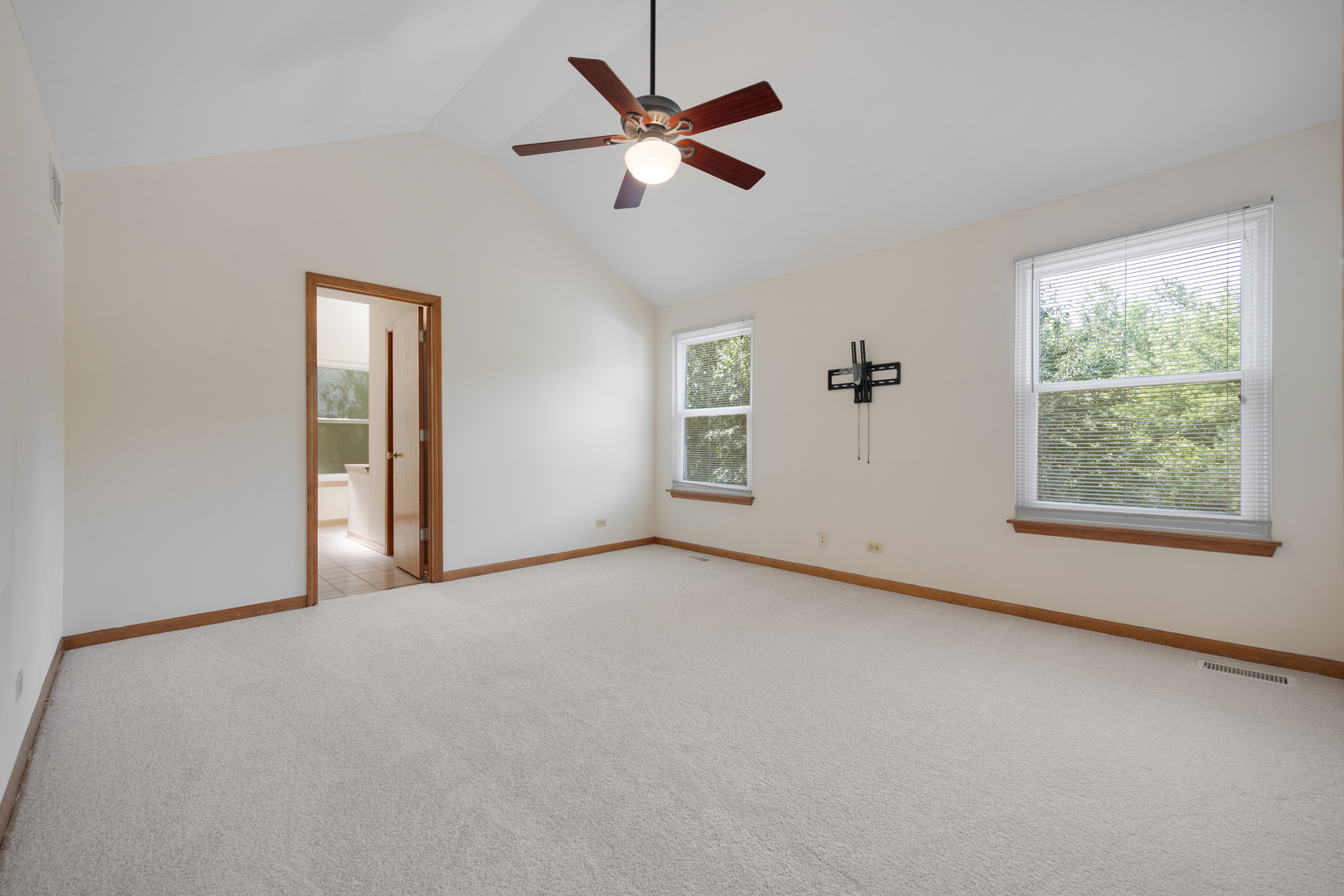 2519 Crestview Drive Property Photo 17