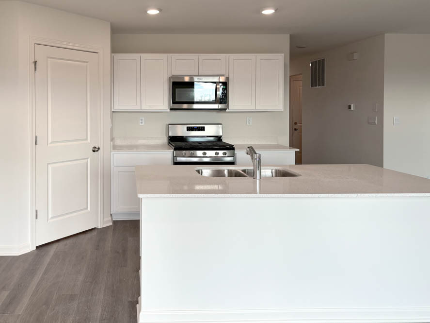 2284 Redwood Trail Property Photo 3
