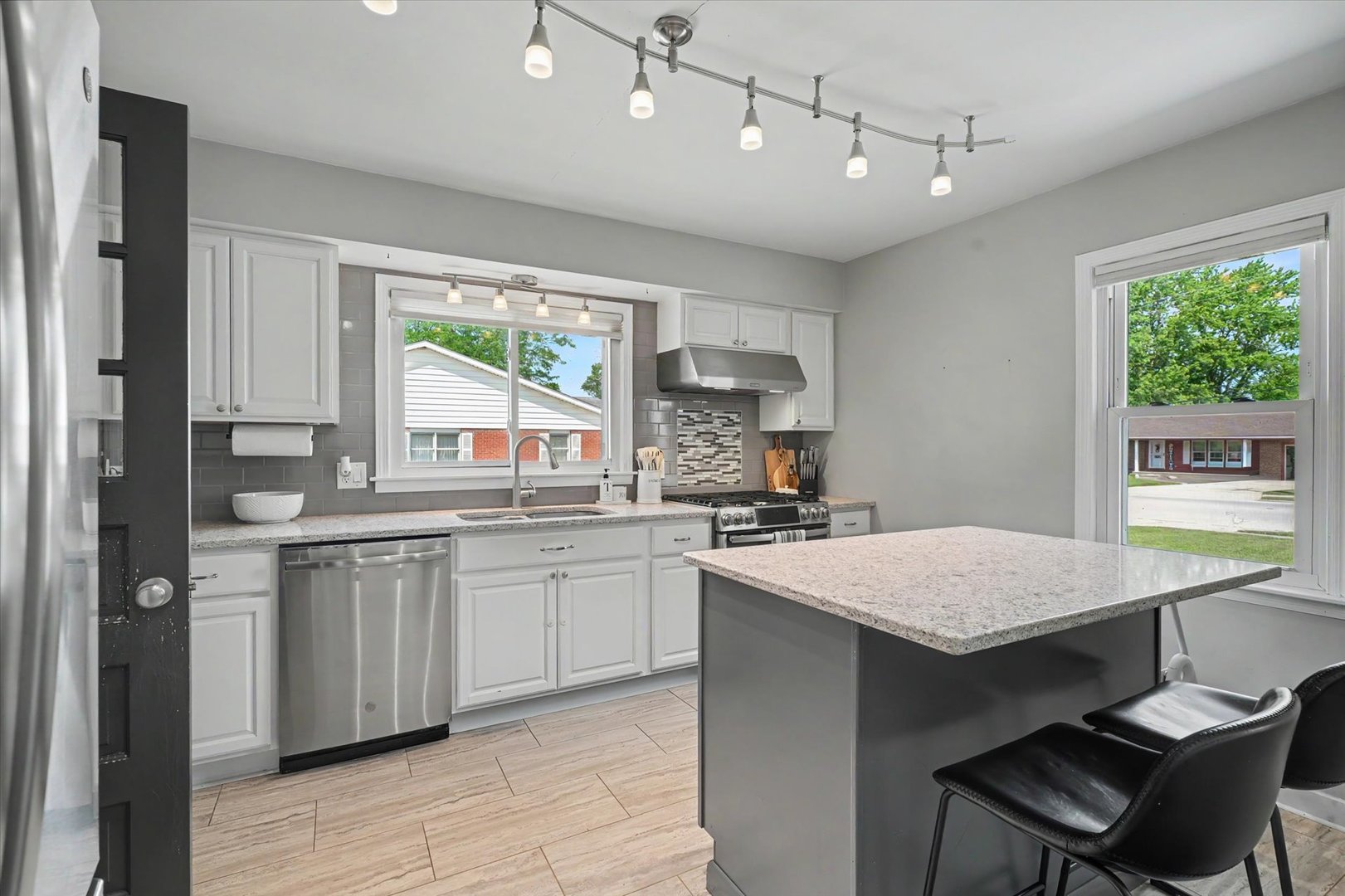 12712816 Property Photo 15