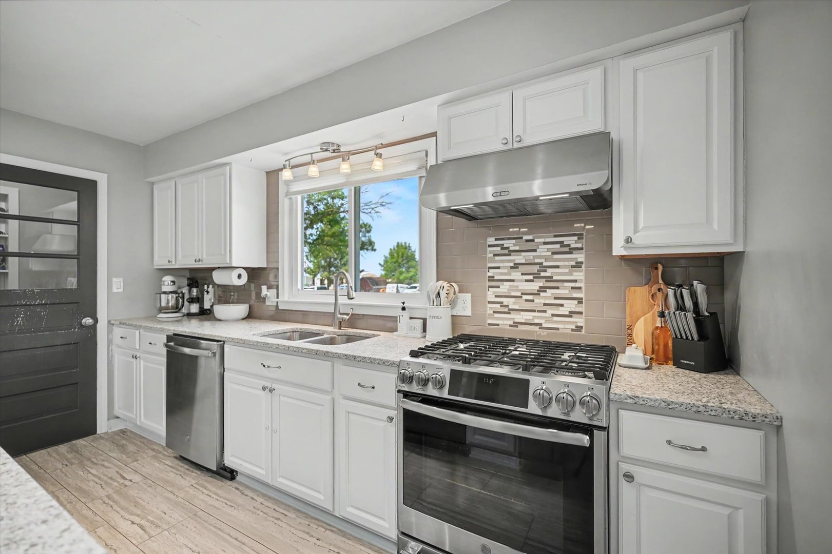 12712816 Property Photo 17