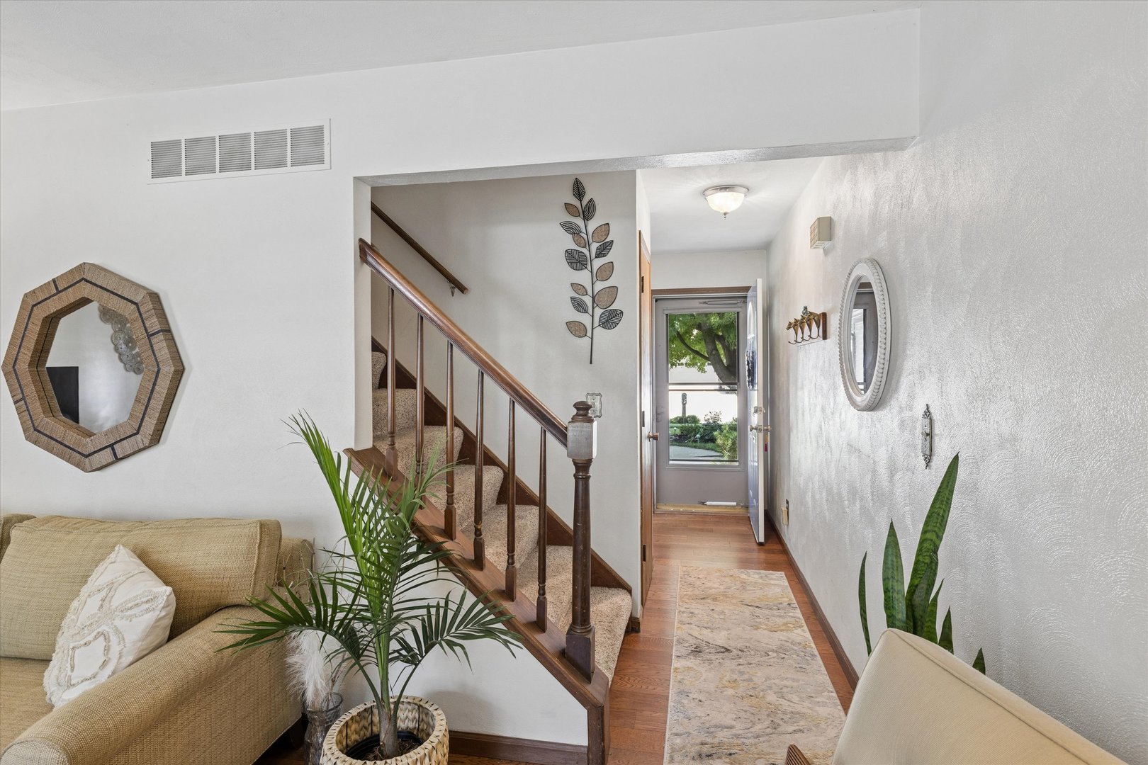 825 Brookview Drive Property Photo 8