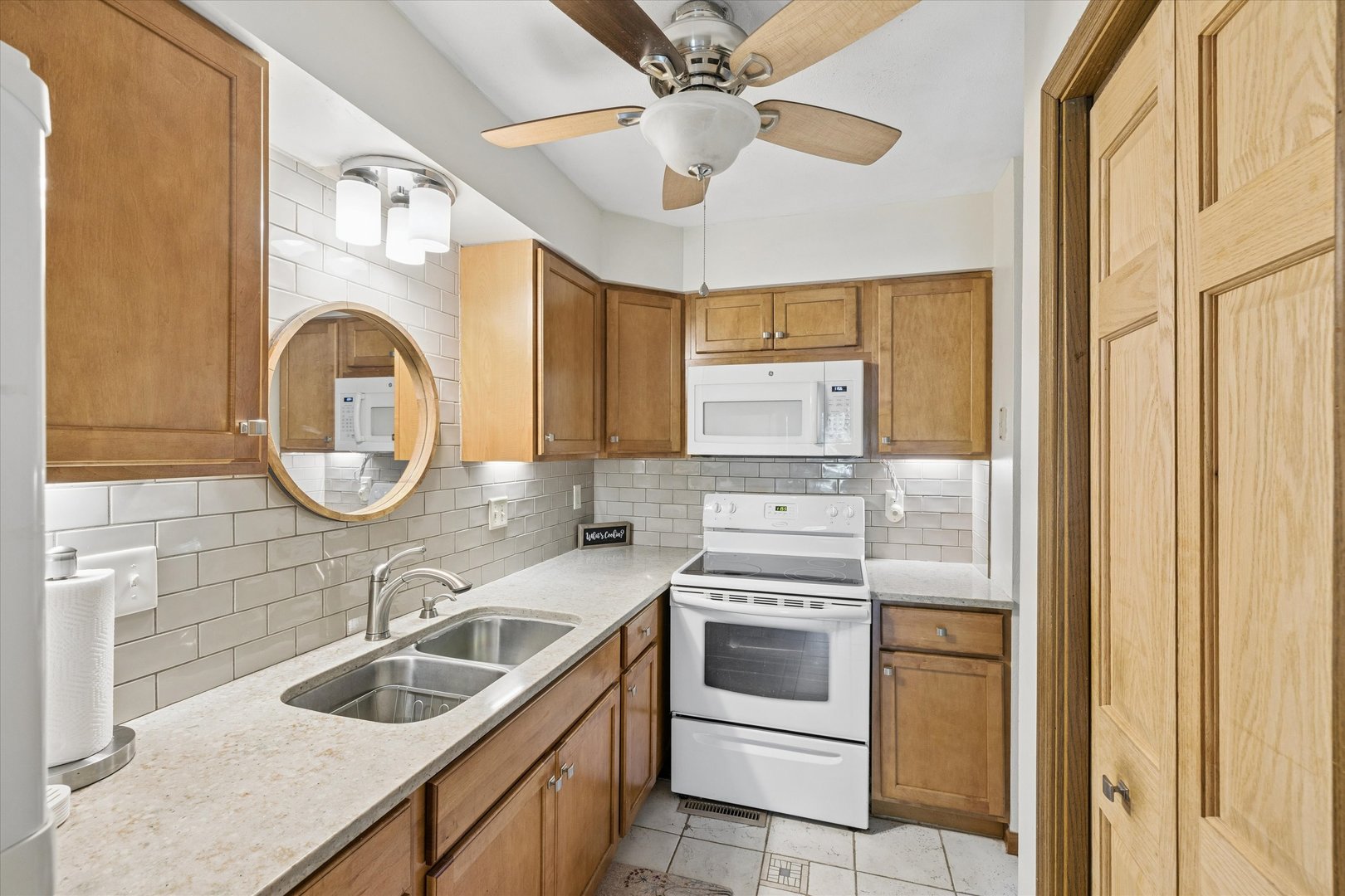 825 Brookview Drive Property Photo 14