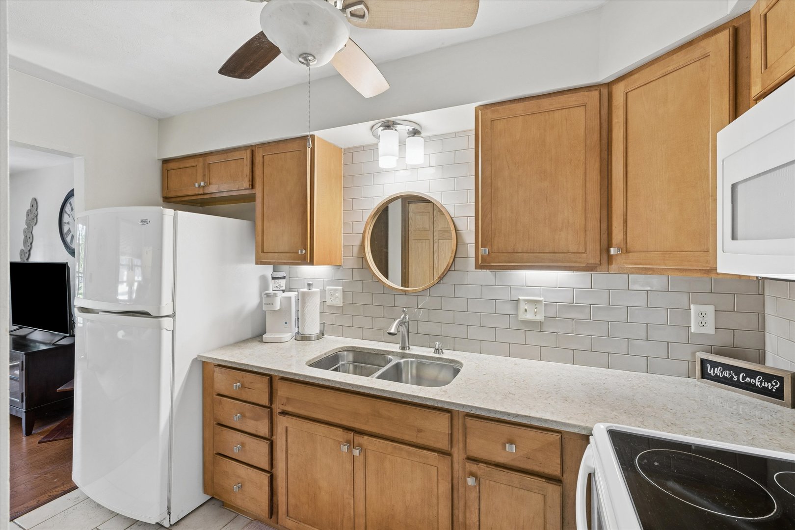 825 Brookview Drive Property Photo 15