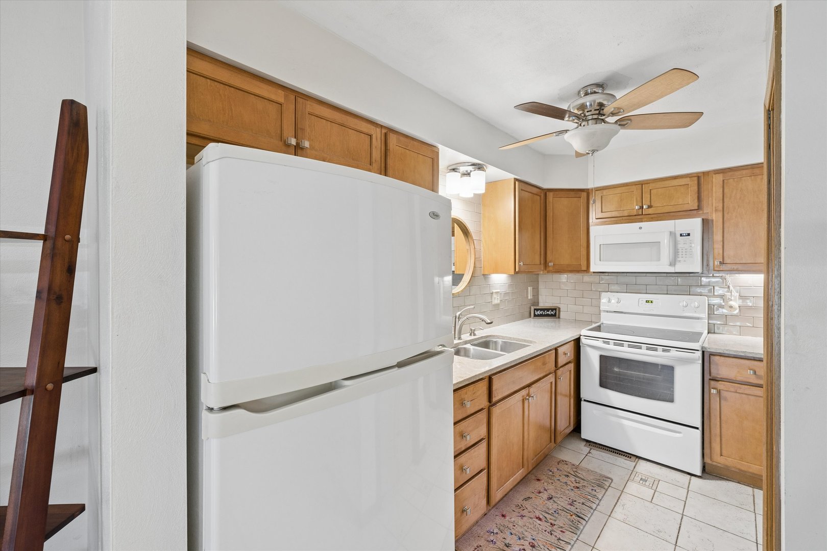 825 Brookview Drive Property Photo 16
