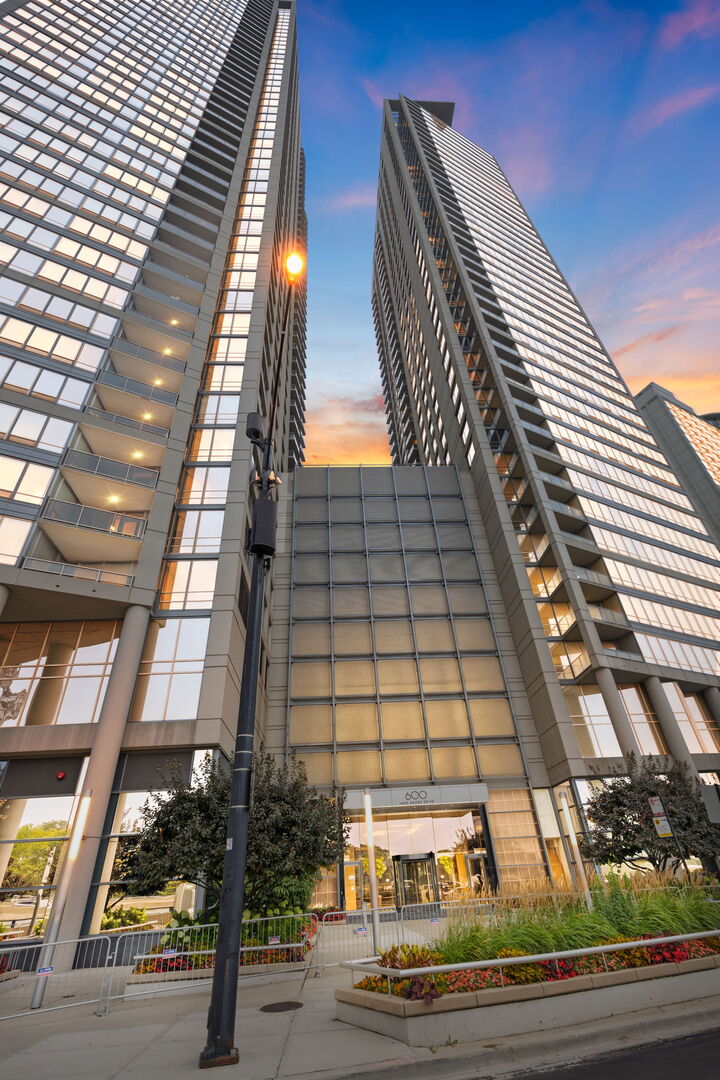 600 N Lake Shore Drive 1411 Property Photo 1