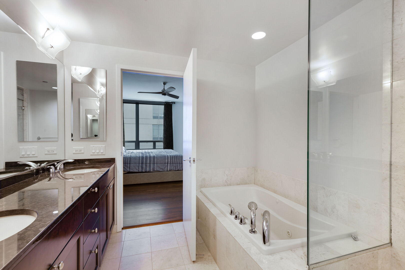 600 N Lake Shore Drive 1411 Property Photo 20