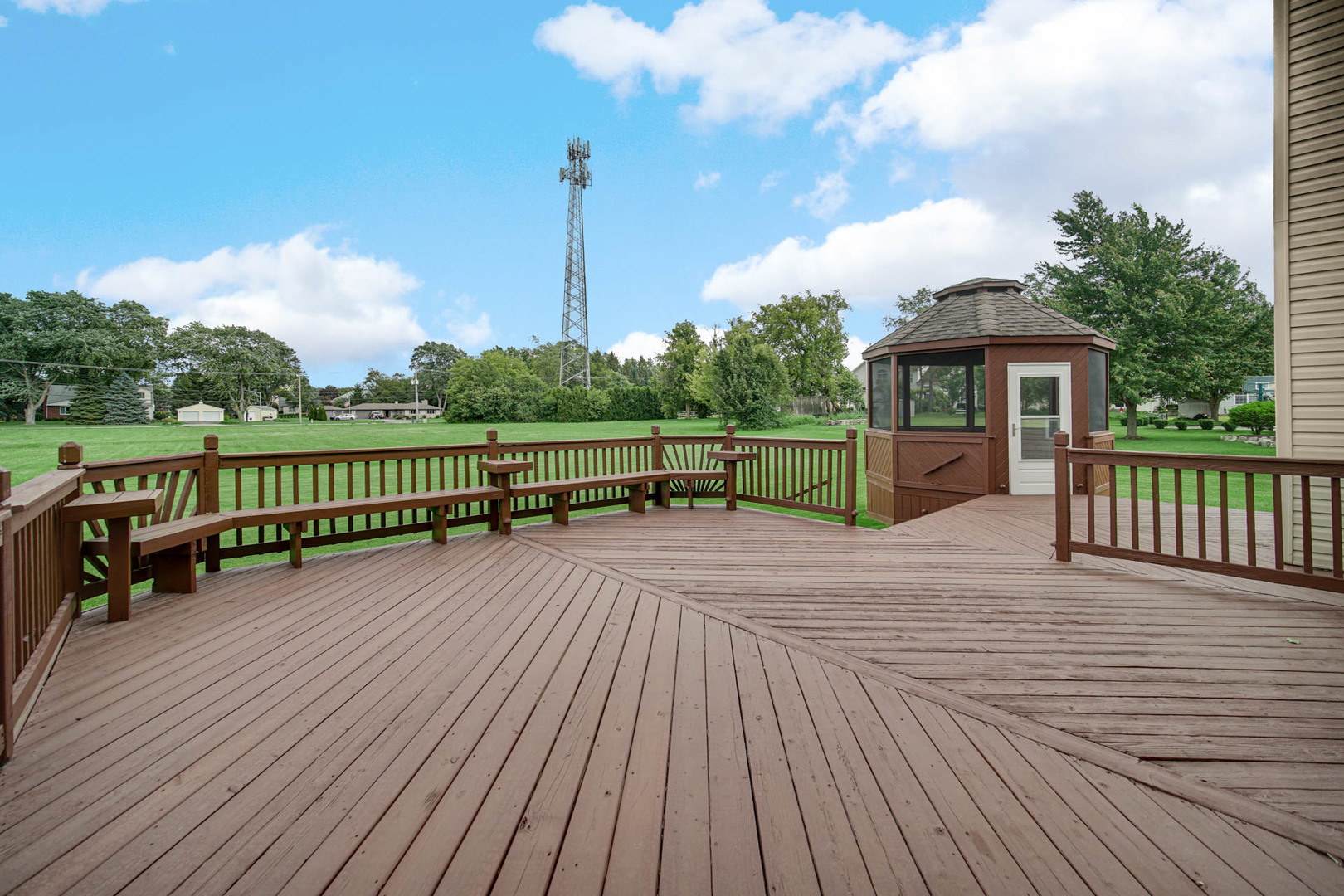 6 Yorkshire Court Property Photo 33