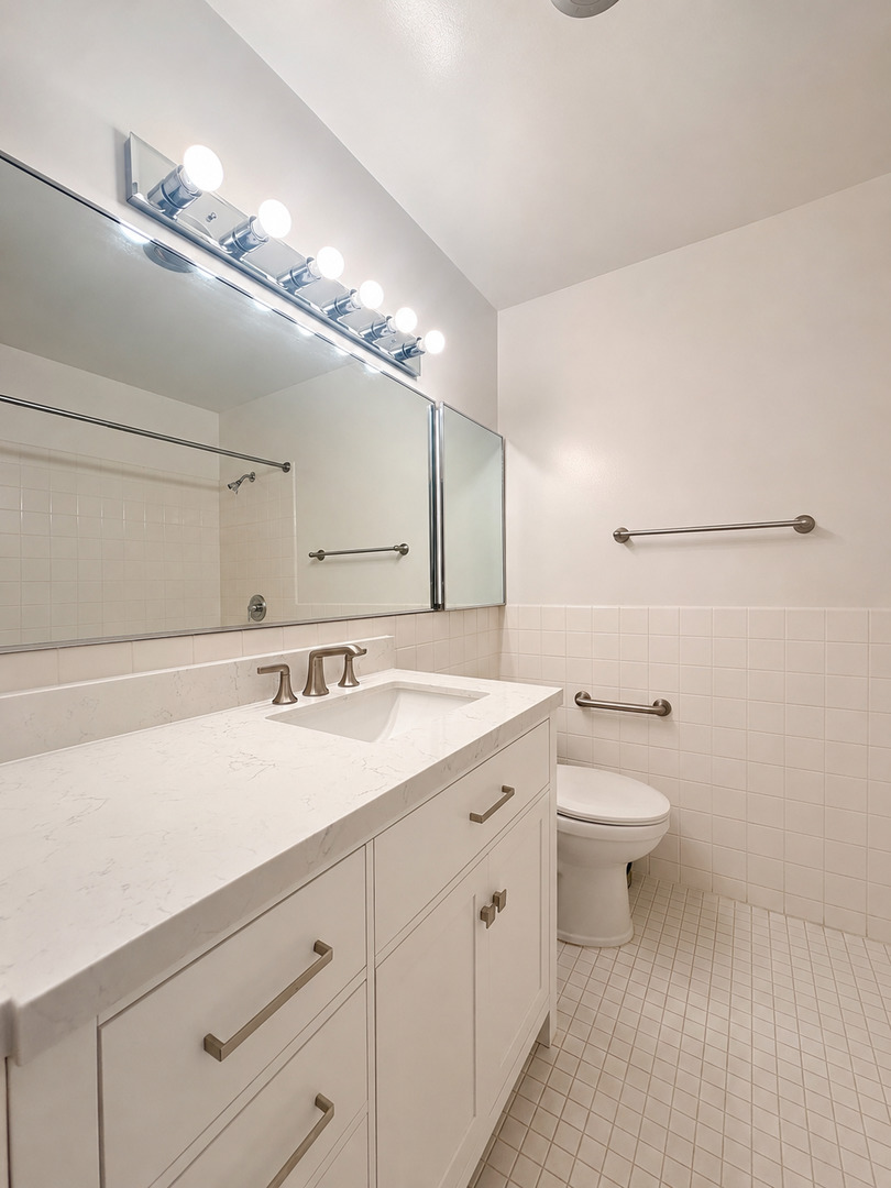 4250 N Marine Drive 2909 Property Photo 8