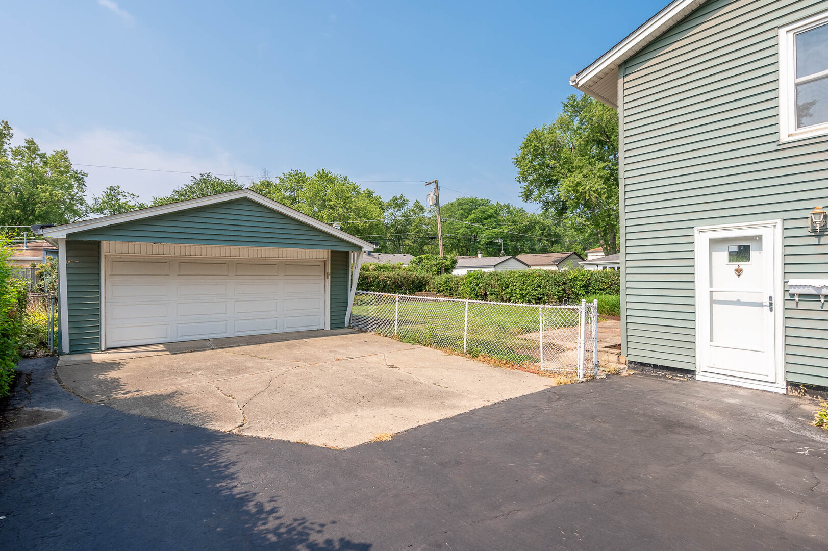 2203 Kirchoff Road Property Photo 13