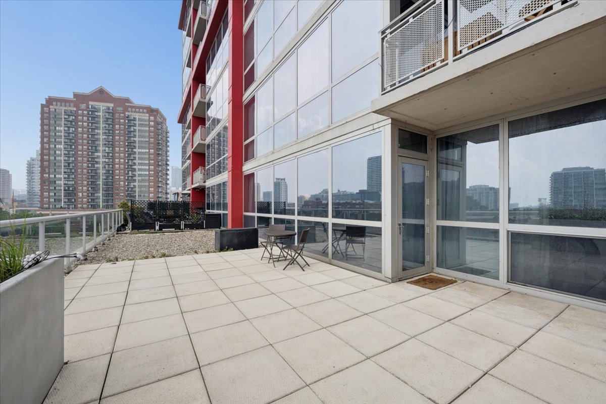 1841 S Calumet Avenue 609 Property Photo 10