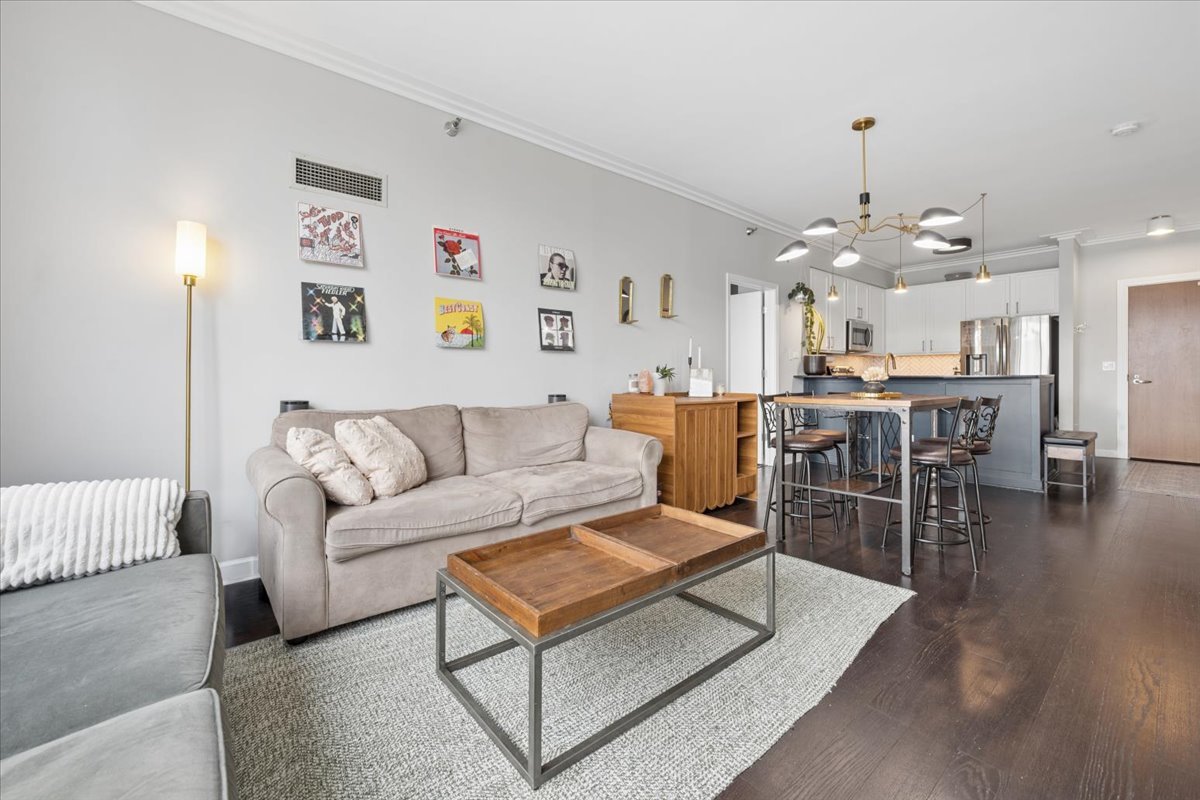 1841 S Calumet Avenue 609 Property Photo 11