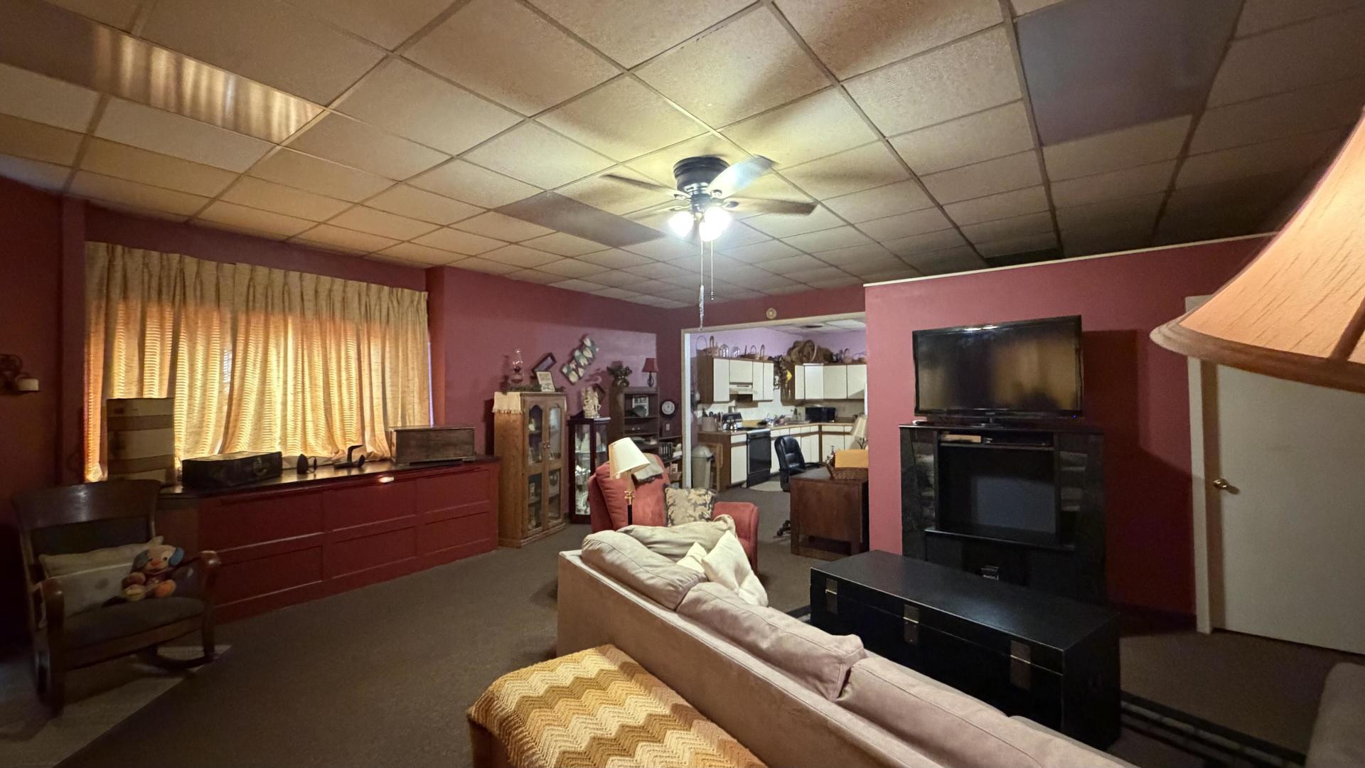 297 Oak Street Property Photo 4