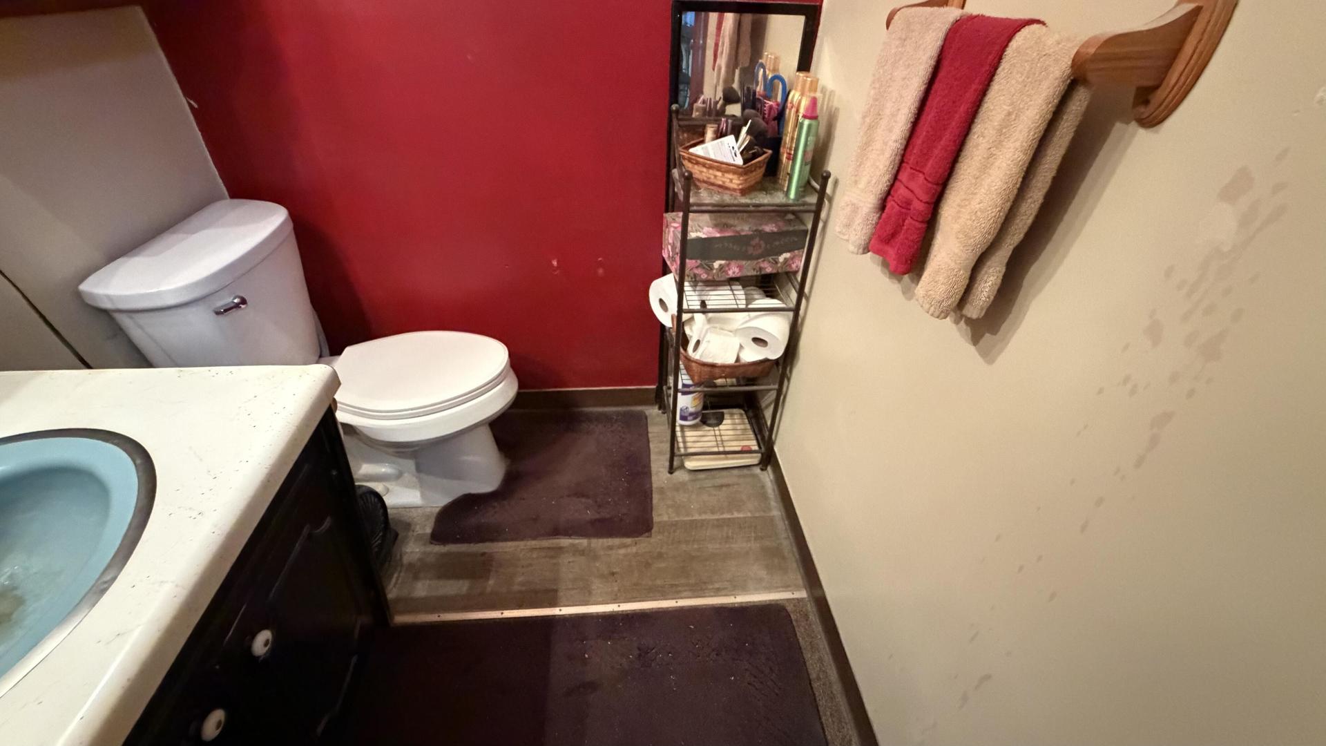 297 Oak Street Property Photo 5