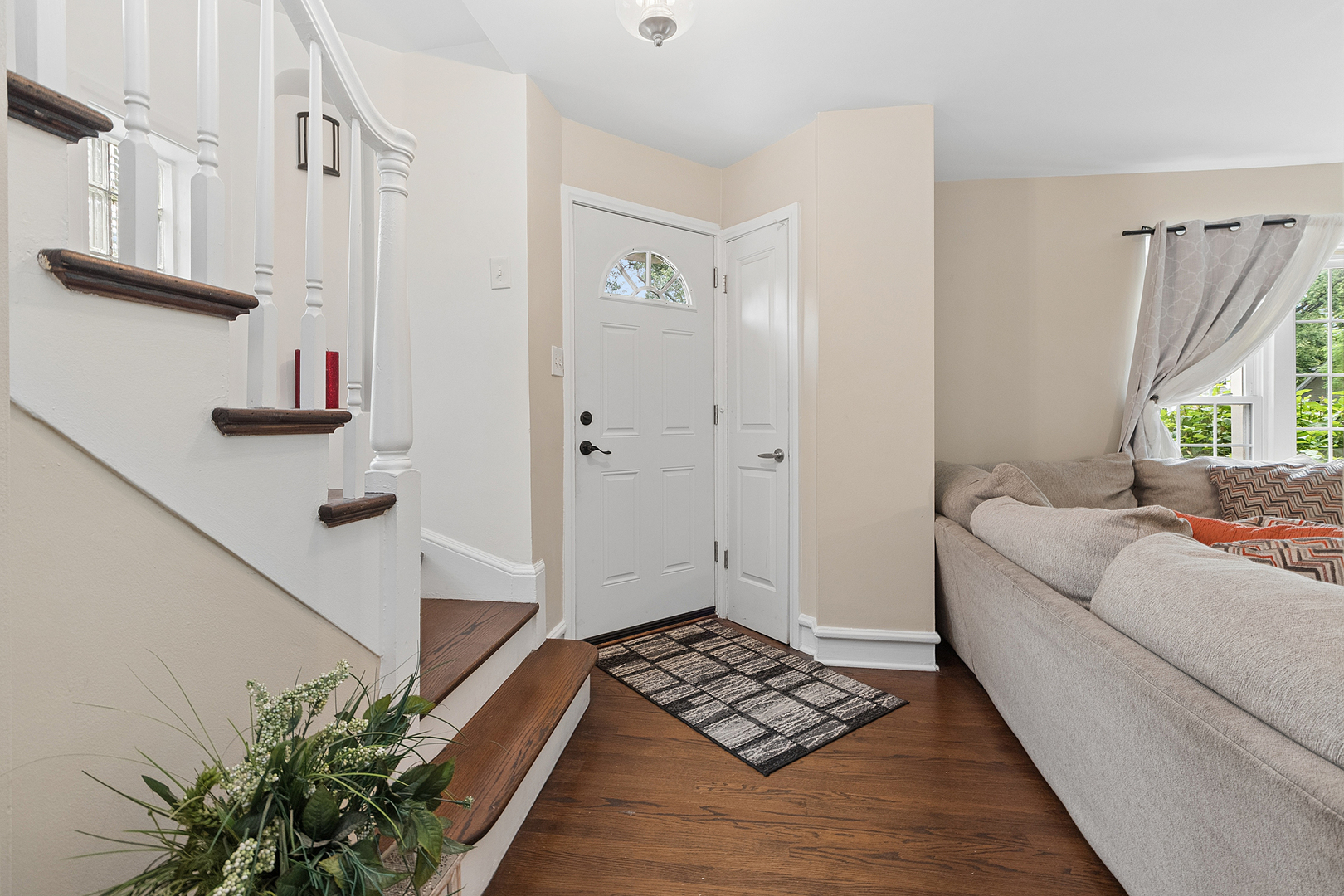 2229 Macdonald Lane Property Photo 4
