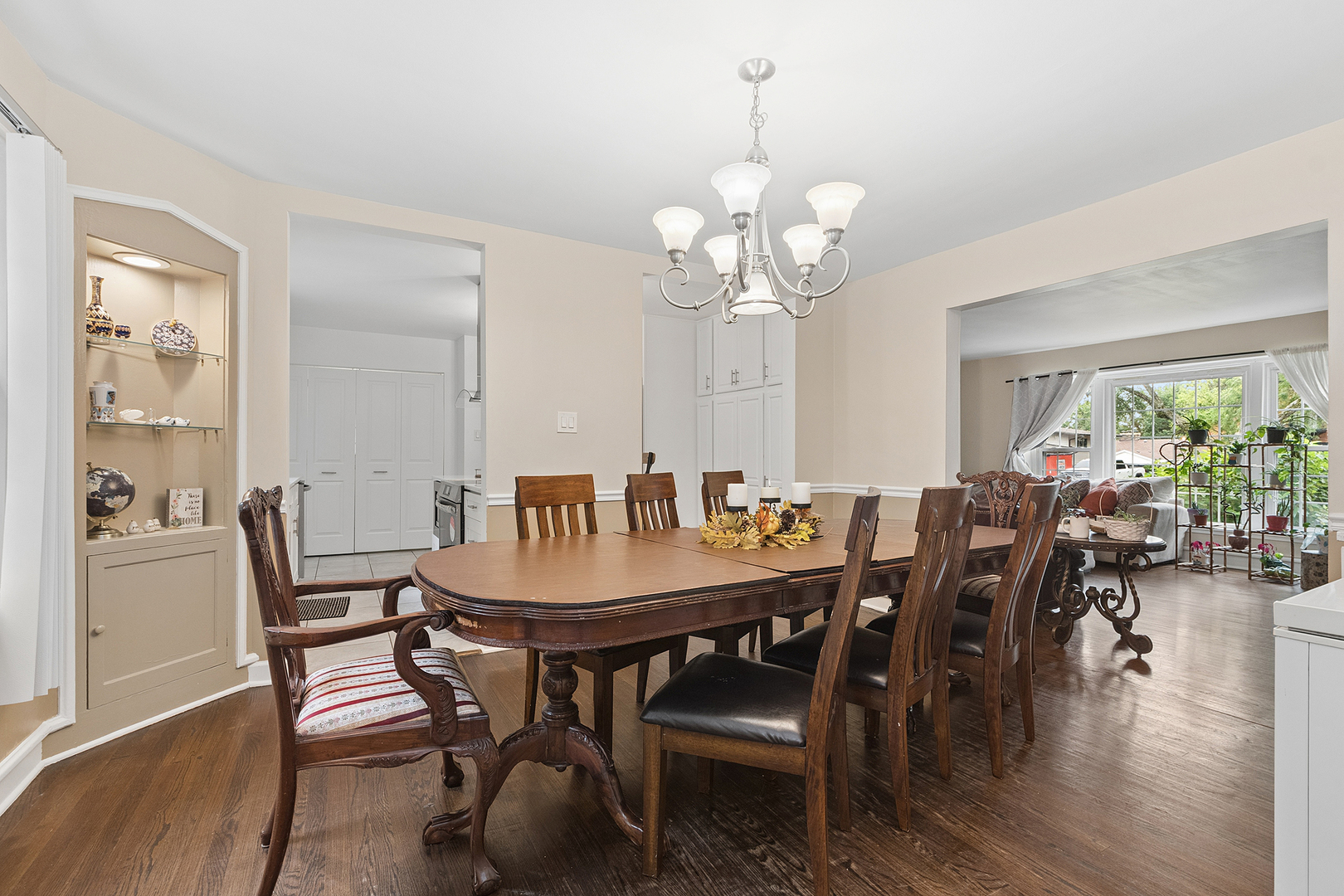 2229 Macdonald Lane Property Photo 8