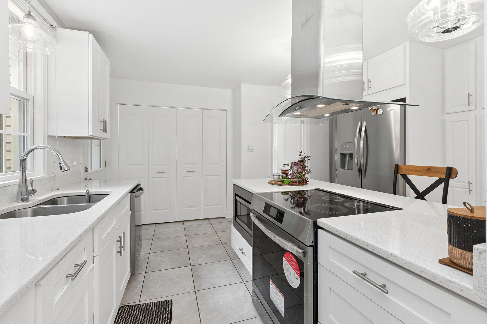 2229 Macdonald Lane Property Photo 11