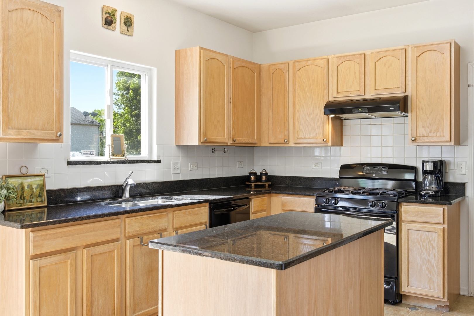 2905 Plumrose Lane Property Photo 9