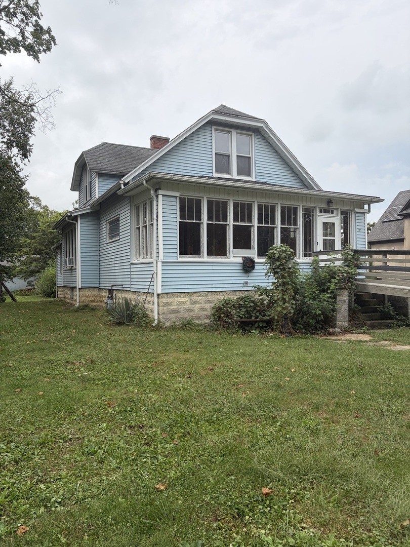 105 N Center Street Property Photo 1