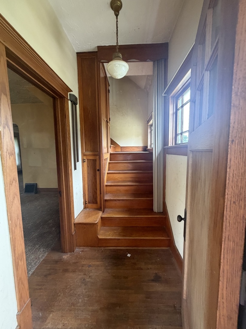 105 N Center Street Property Photo 7