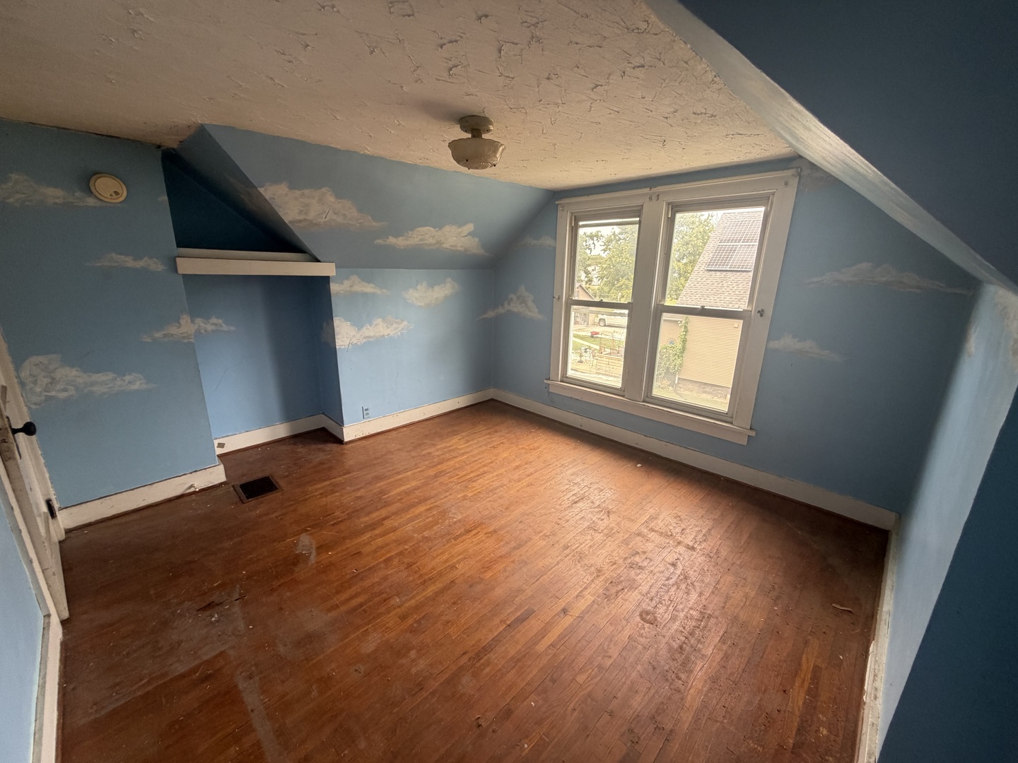 105 N Center Street Property Photo 9