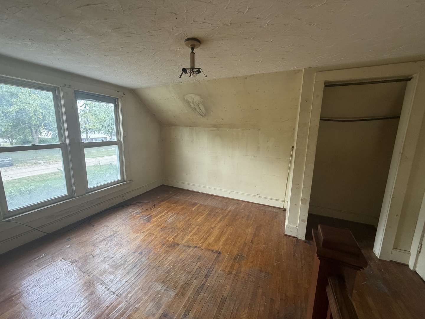 105 N Center Street Property Photo 11